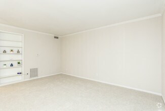 Living Room - Tanglebrook Apartments