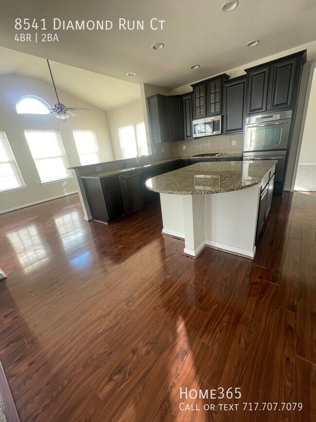 Foto del edificio - Simply Amazing like pet friendly 4 bedroom...
