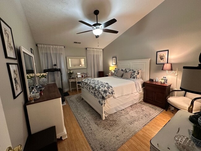 Building Photo - COMING SOON! Beautiful Single Family House with 3 BR and 2 Baths! All Electric, Garage