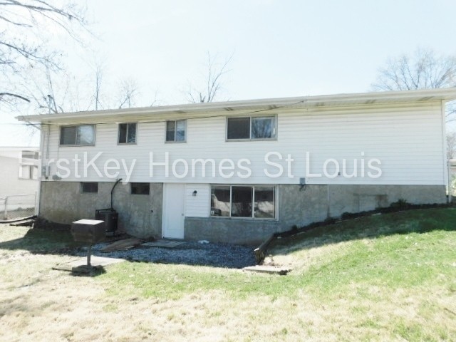 Building Photo - 1755 Beecher Dr