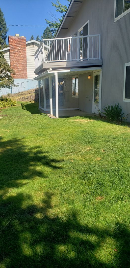 Foto del edificio - Beautifully updated 3 bed/ 2 bath house wi...