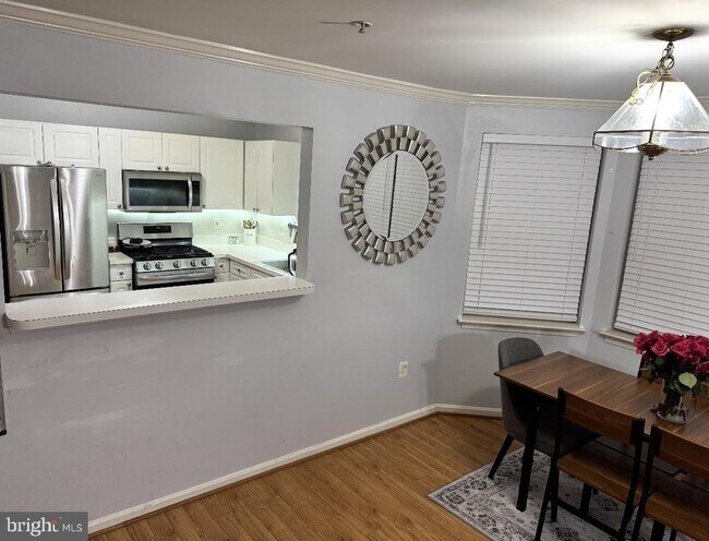 Foto del edificio - 44096 Natalie Terrace