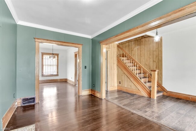 Building Photo - 3 br, 1 bath Townhome - 444 E Philadelphia St