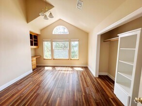 Building Photo - 170 Cypress Dr