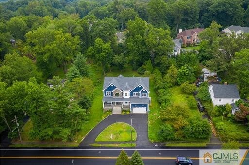 Foto principal - 682 Plainfield Ave