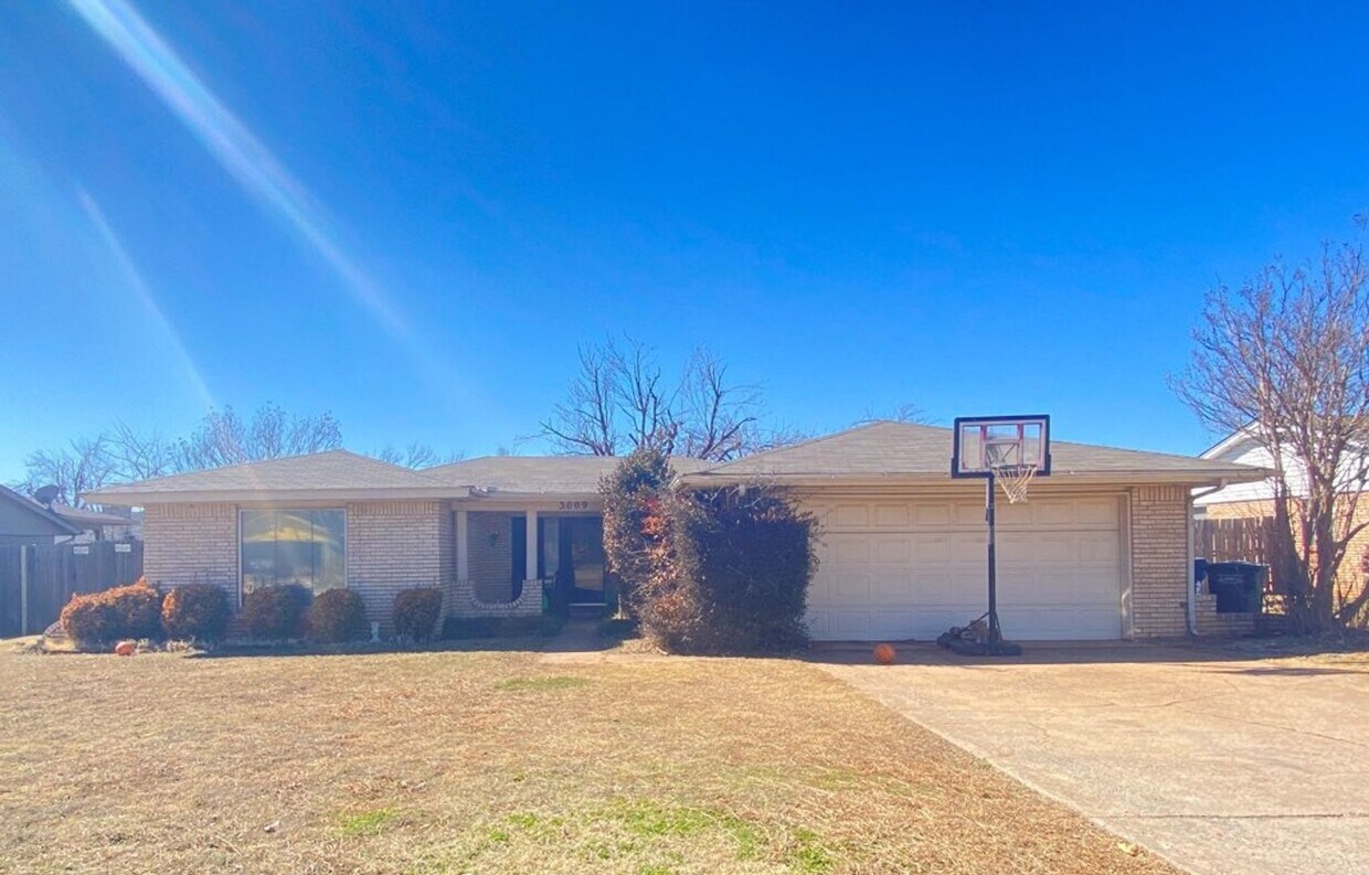 Foto principal - Very Nice 3 bedroom 2 bath home in Edmond ...