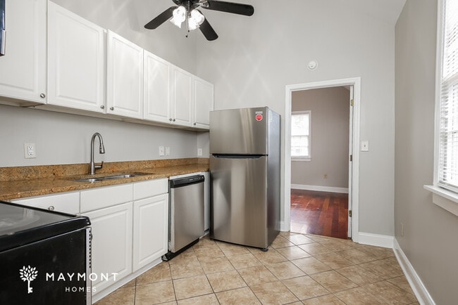 Building Photo - 3-Bedroom Minutes from King St