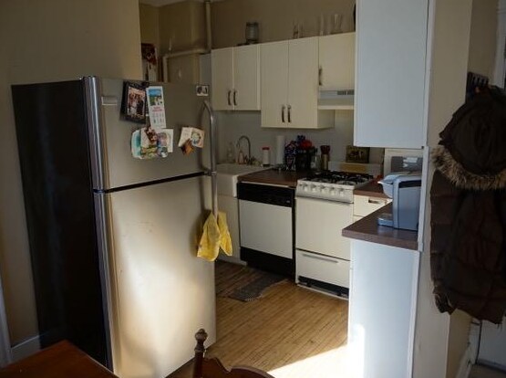 Kitchen - 2102 25th Ave S