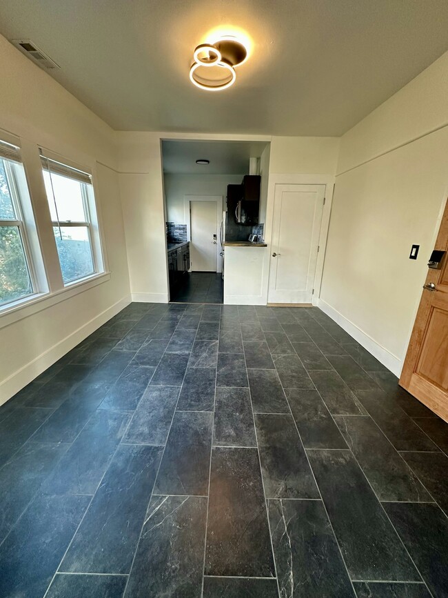 Foto del edificio - 444 40th St