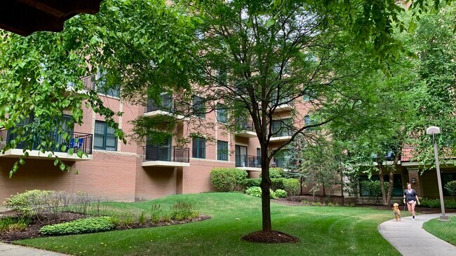 Building Photo - 5100 W 96th St