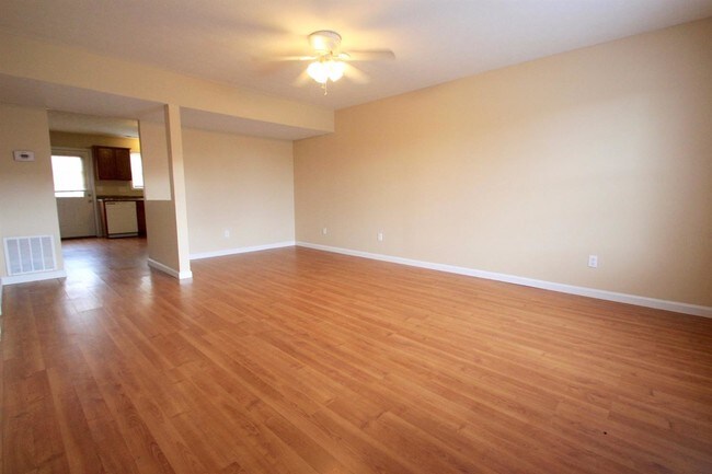 Building Photo - 1004 Whipporwill Dr