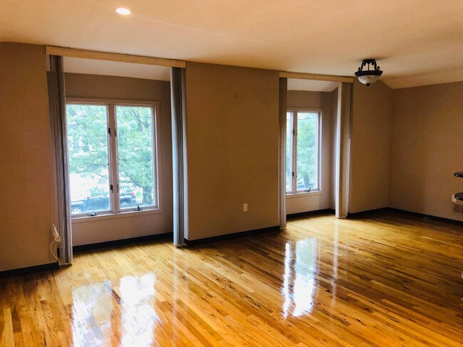 Foto del edificio - 27 Locust Pl