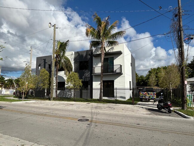 Foto del edificio - 1393 NW 31st St