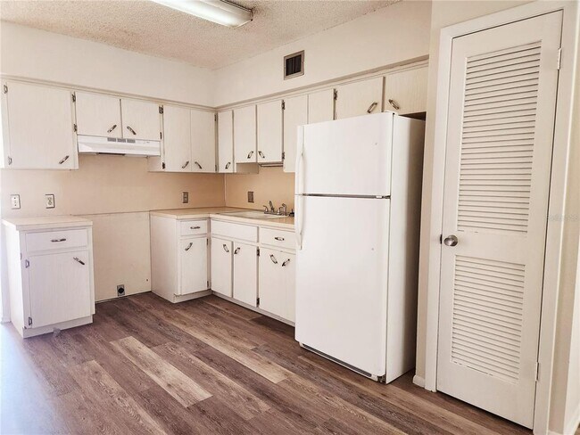 Foto del edificio - 2293 Swedish Dr