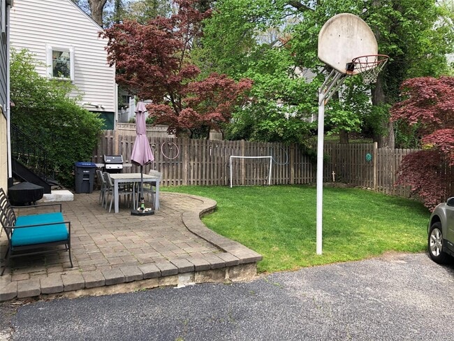 Building Photo - 16 Southminster Dr