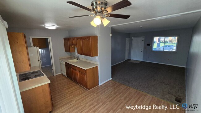 Foto del edificio - 3BD 1BTH Ranch in the Pleasant Run Neighbo...