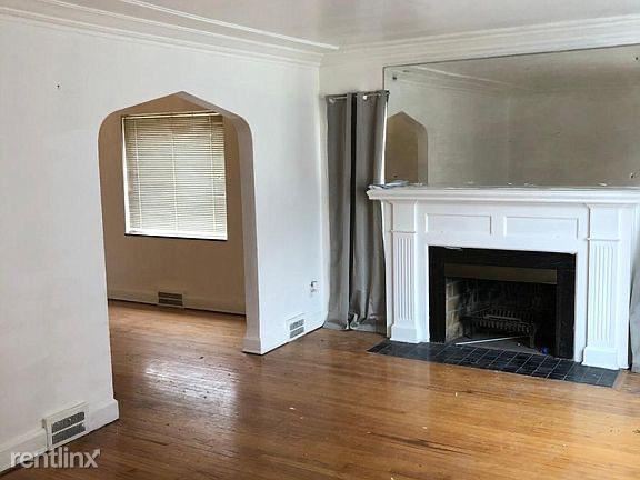 Building Photo - 2 br, 1 bath House - 20601 Regent Dr