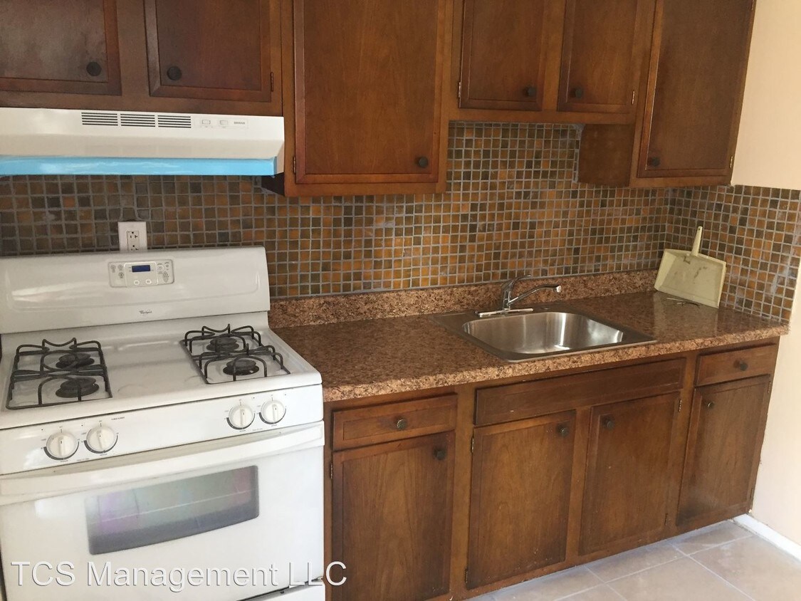 Primary Photo - 2 br, 1 bath House - 5009 Funston Street