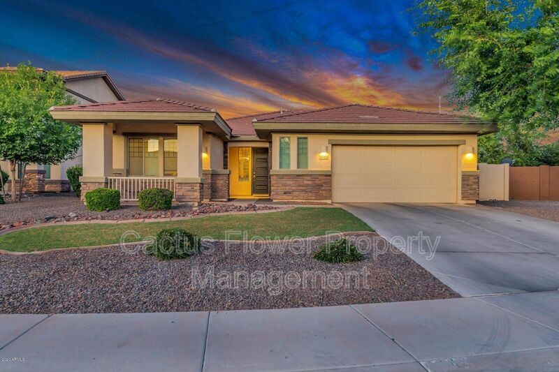 Foto principal - 4745 S Southwind Dr