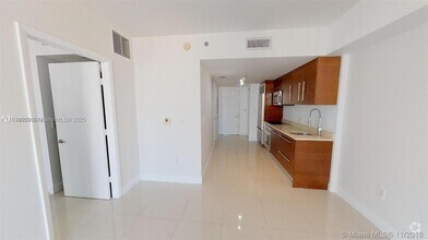 Building Photo - 465 Brickell Ave