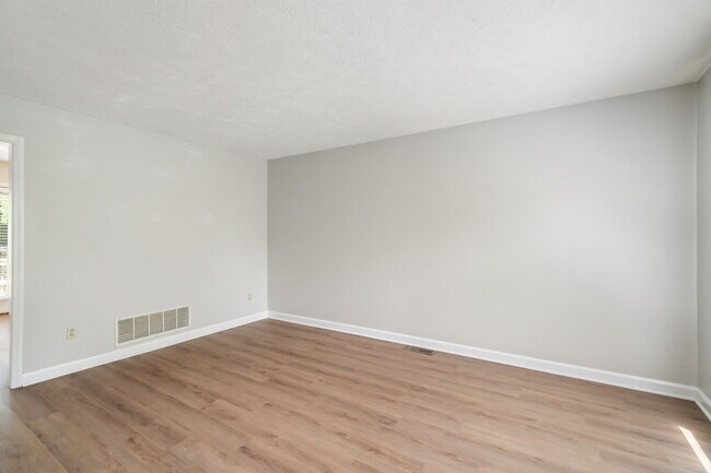 Building Photo - 4051 Heather Ct NW