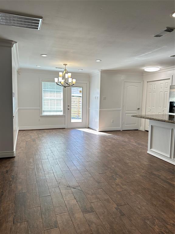 Foto del edificio - 8246 Lanham Ln