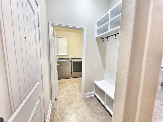 Building Photo - 4820 Piares Ln