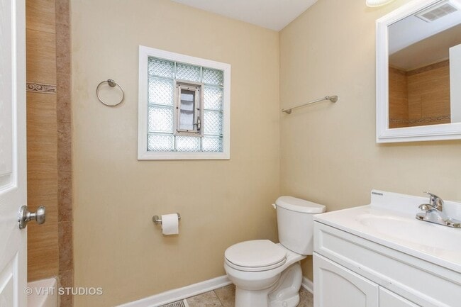Bathroom - 3105 Commercial Ave