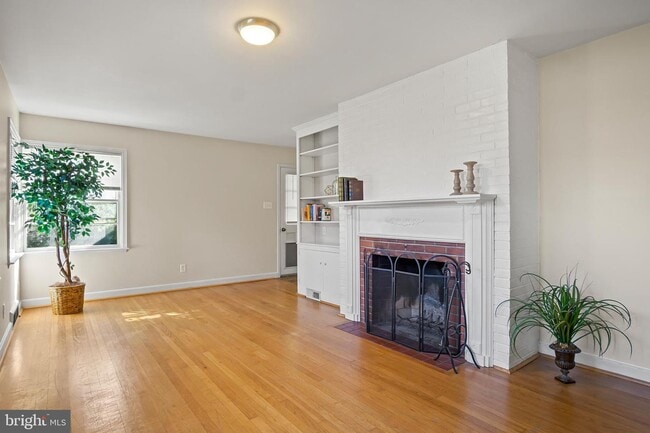 Foto del edificio - 18729 Briarwood Dr