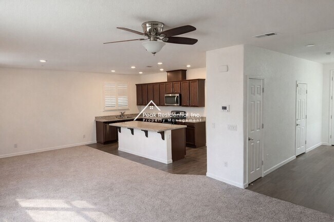 Building Photo - Updated Rocklin 3bd/2.5ba House!