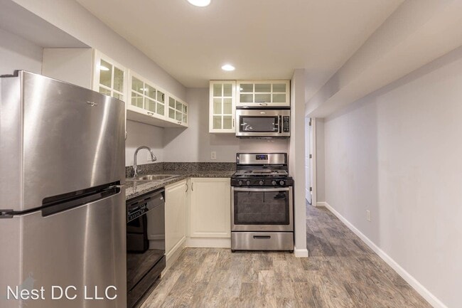 Building Photo - 2 br, 1 bath House - 78 R St NW Unit B