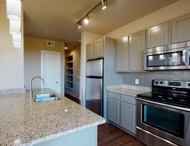 Building Photo - 3970 Vitruvian Way