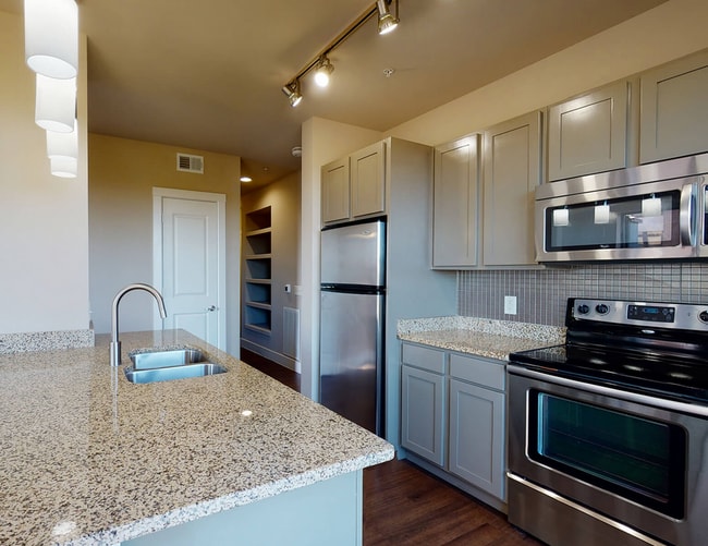 Building Photo - 3970 Vitruvian Way