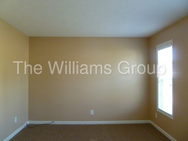 Foto del edificio - 5033 Miranda Dr