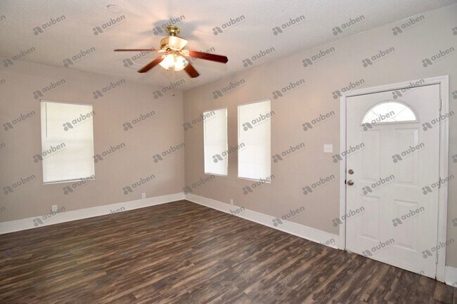 Foto del edificio - 2 Bedroom Single-Family Home Off Calhoun E...