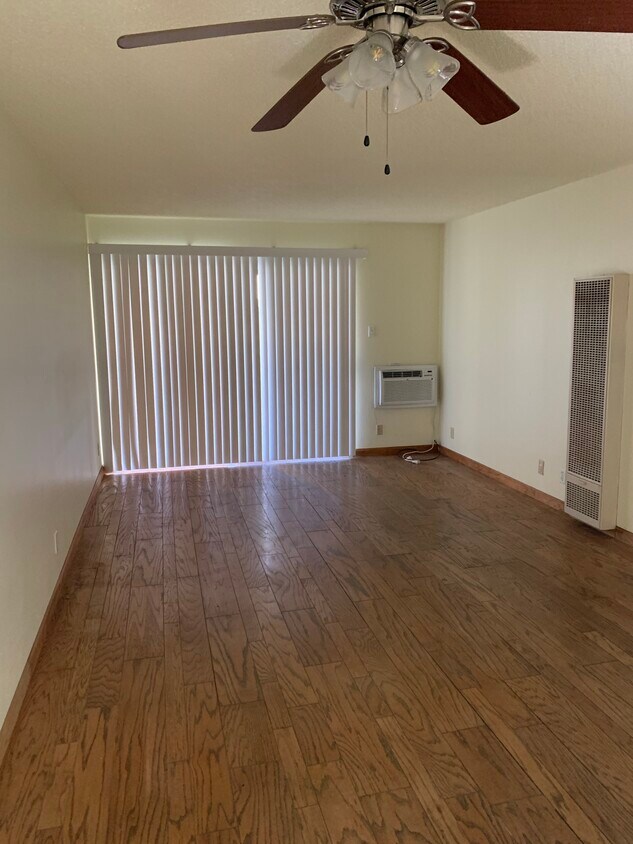 Primary Photo - 2600 Laguna Cir