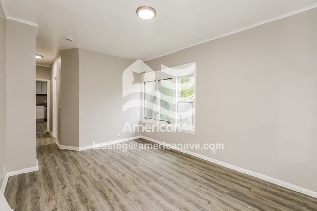 Building Photo - 4262 Maple St
