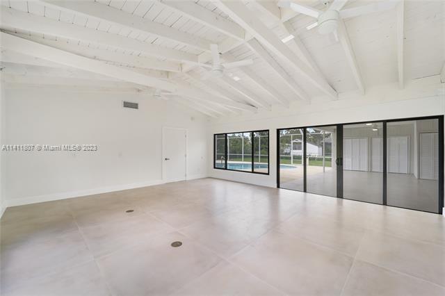 Foto del edificio - 8401 SW 142nd St