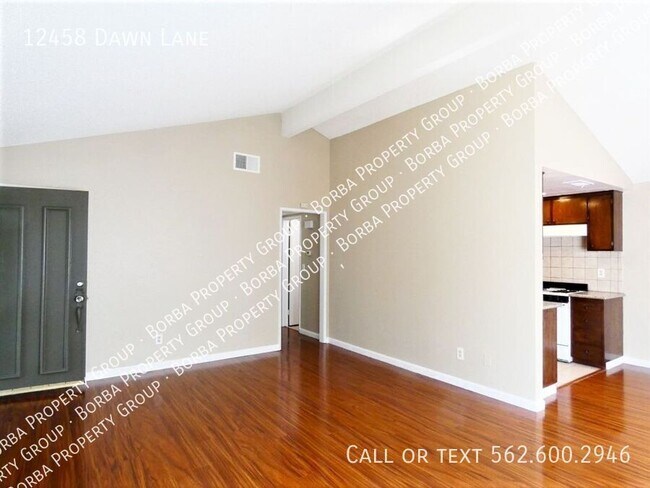 Foto del edificio - 12458 Dawn Ln