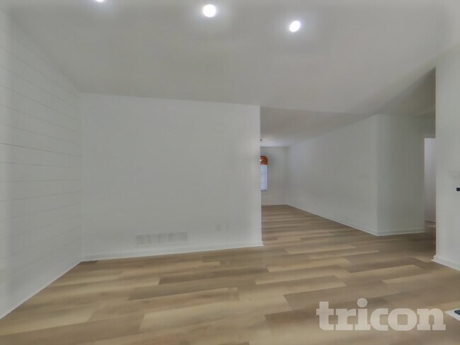 Building Photo - 2954 Lighthouse Ct