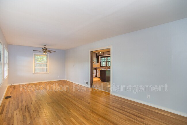 Building Photo - 2550 Defoors Ferry Rd NW