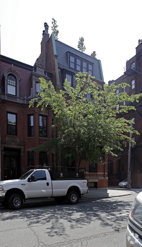 Building Photo - 20 Fairfield St