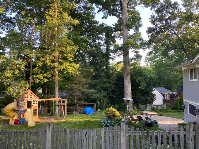 Foto del edificio - 10203 Addison Ct