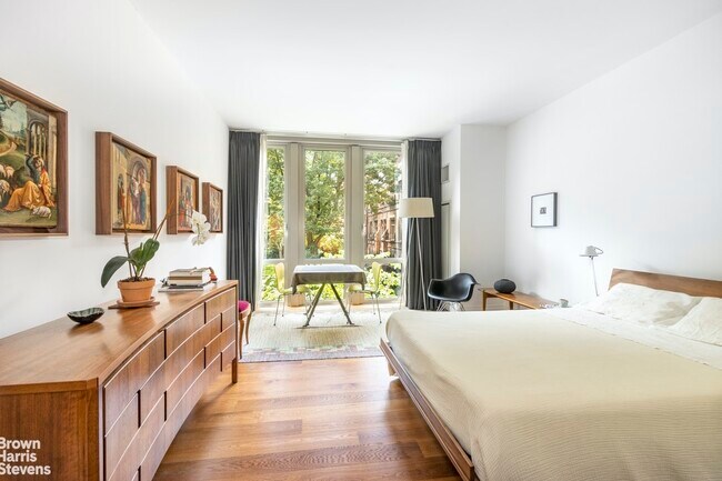Building Photo - CHELSEA ENCLAVE WITH SEMINARY PARK VIEWS