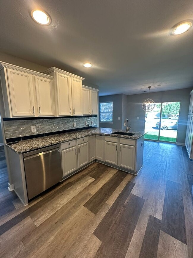 Foto del edificio - 3 Weeks Rent FREE! Modern 3 Bed 2.5 Bath T...