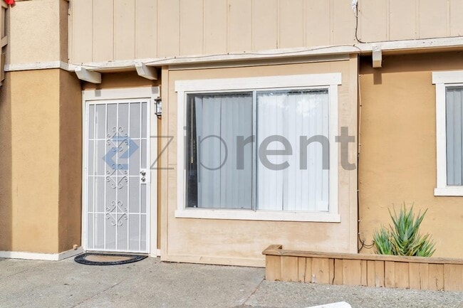 Building Photo - 417 Alamo Creek Ct