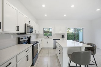 Building Photo - 816 NW 3rd Terrace