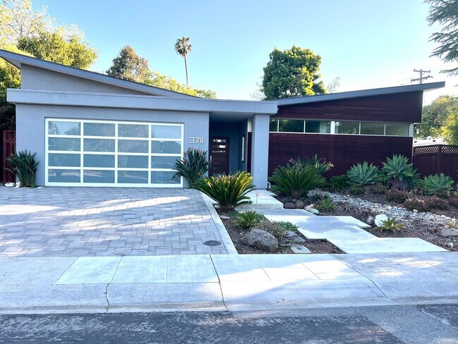 Foto del edificio - Beautiful Palo Alto Remodel