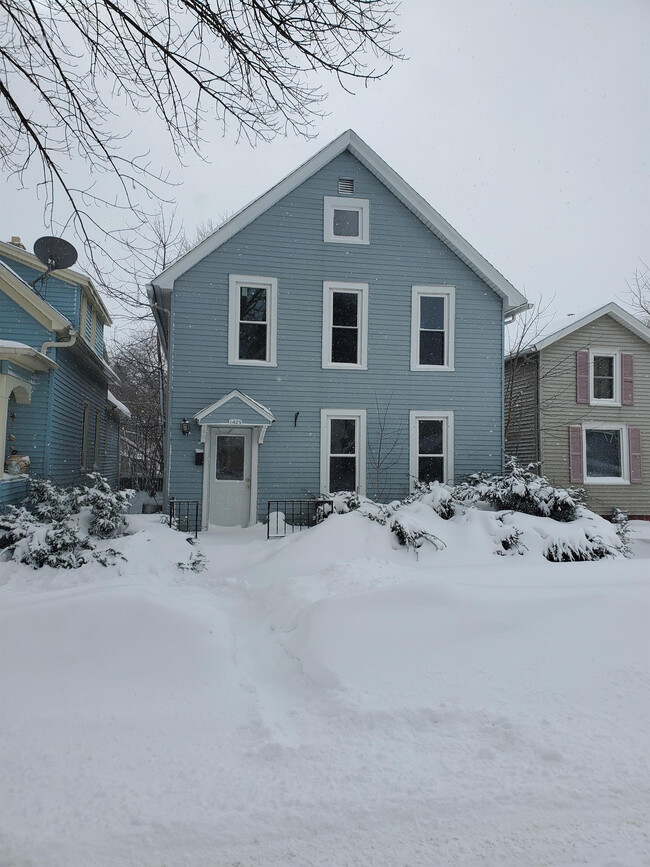 Building Photo - 1425 Huron Ave