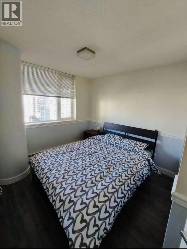 Photo du bâtiment - 1325 Rolston St